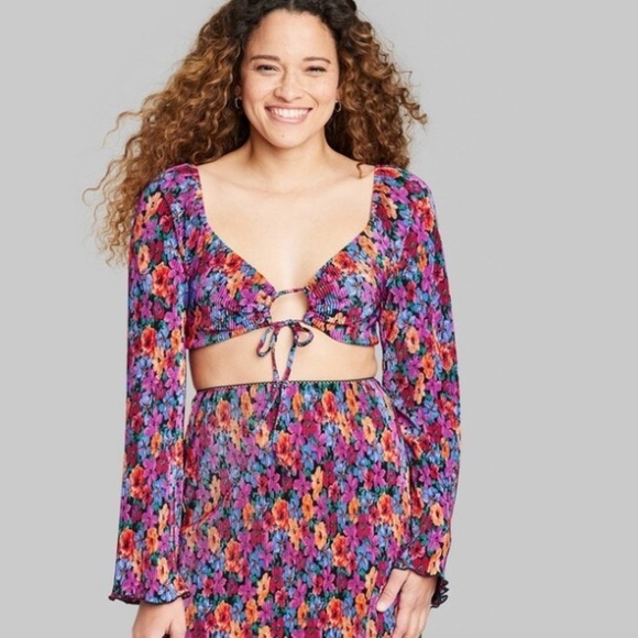 Wild Fable Bell Long
Sleeve Blouse nwt - Picture 2 of 4